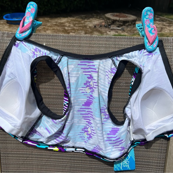 PB Sport women’s tankini zipper front 10 top. Built in bra. New with tags - Picture 3 of 5